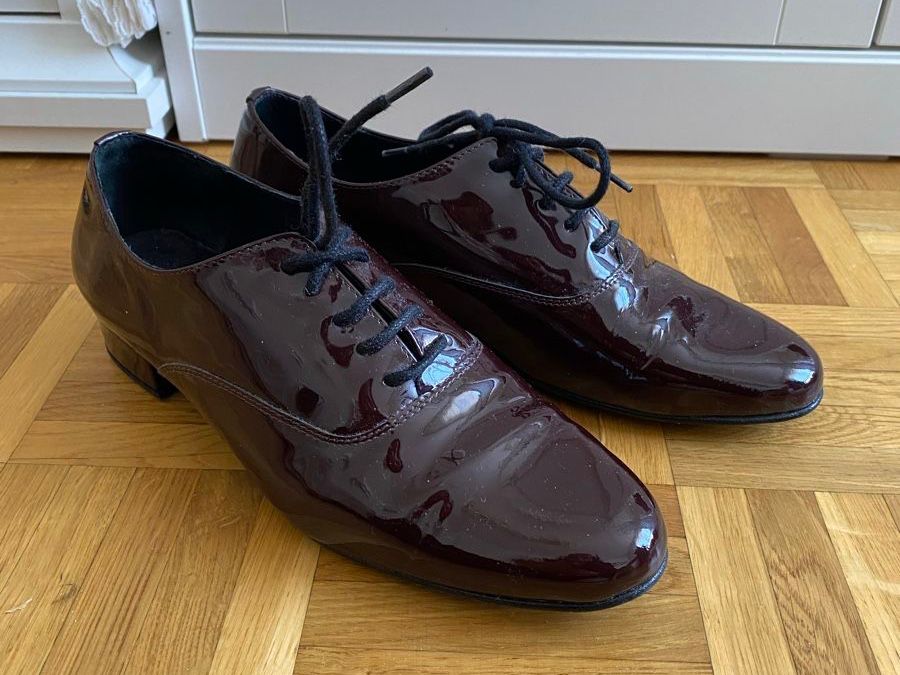 Scarpe da donna: Minelli Burgundy Glossy Schuhe – Usato da Givisiez venduto da dor_xb9k