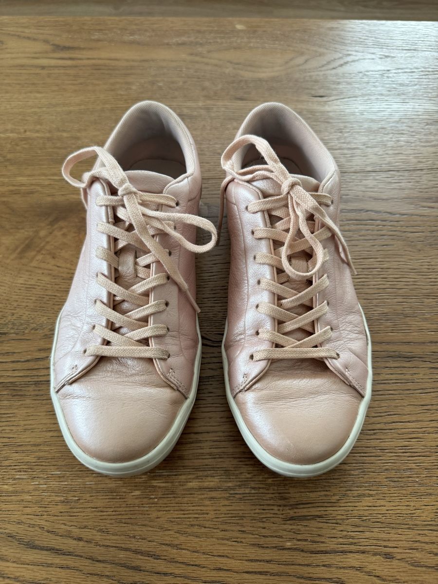 Lacoste Scarpe da donna: Lacoste Sneaker rosa Grösse 40.5 gebraucht – Usato da Küssnacht am Rigi venduto da Belli_12 2