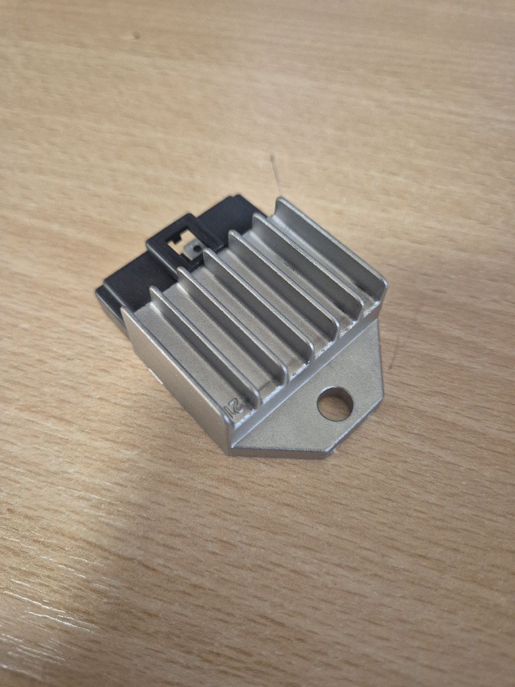Componenti elettronici: Spannungsregler KTM EXC – Nuovo e nell'imballaggio originale da Zug venduto da fab_wq52 1