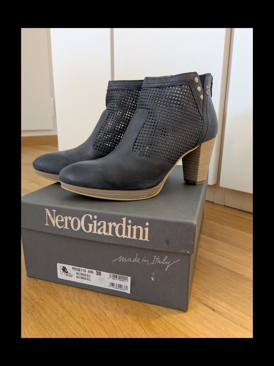 Scarpe da donna: Nero Giardini Ankleboots, Blau, Leider, Gr38 – Usato da Wettingen venduto da wettingen23