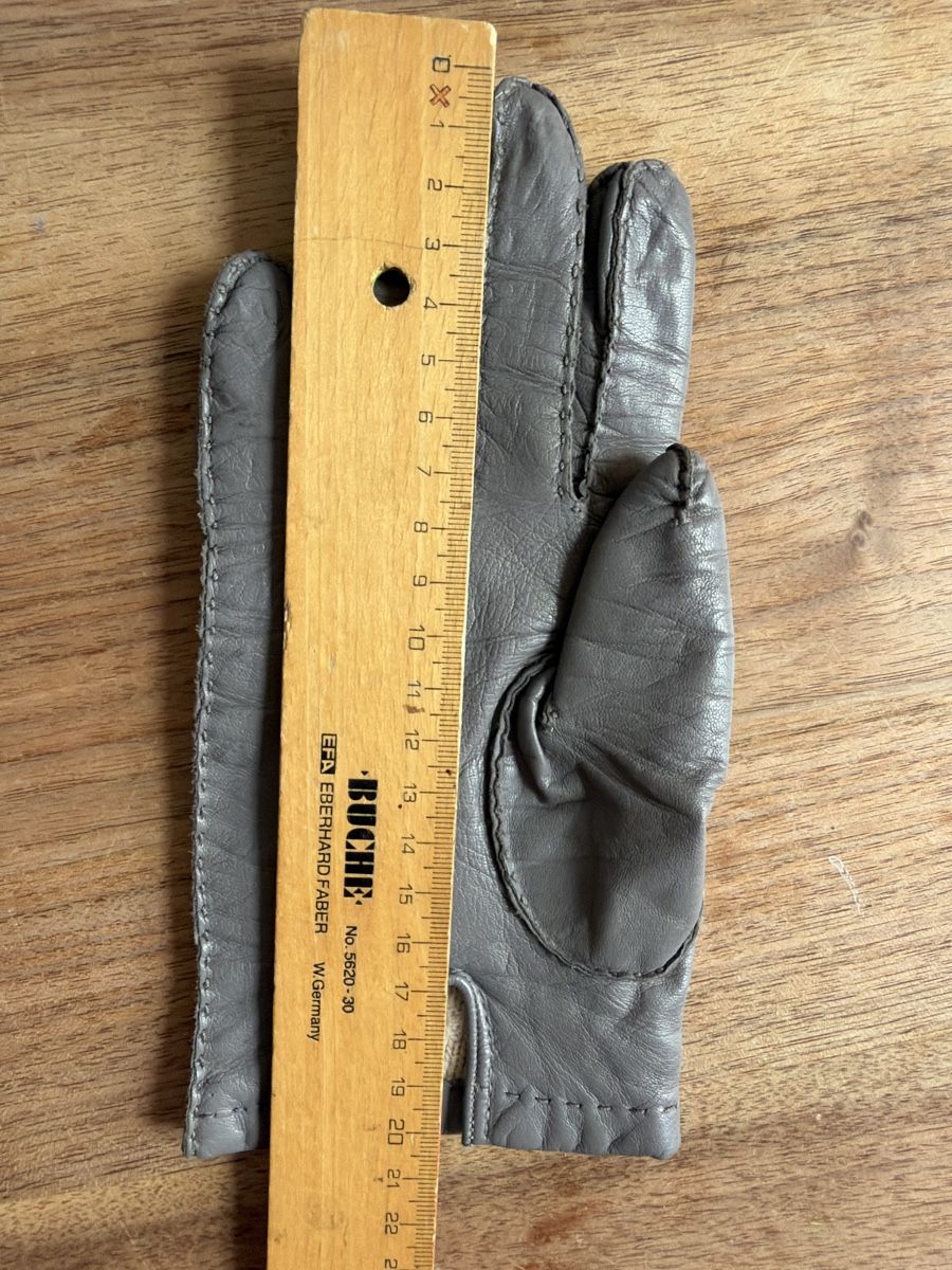 Guanti & manicotti: Echte Lederhandschuhe Damen Herbst/Winter Grau – Usato da Birmensdorf ZH venduto da PolzerJ1 1