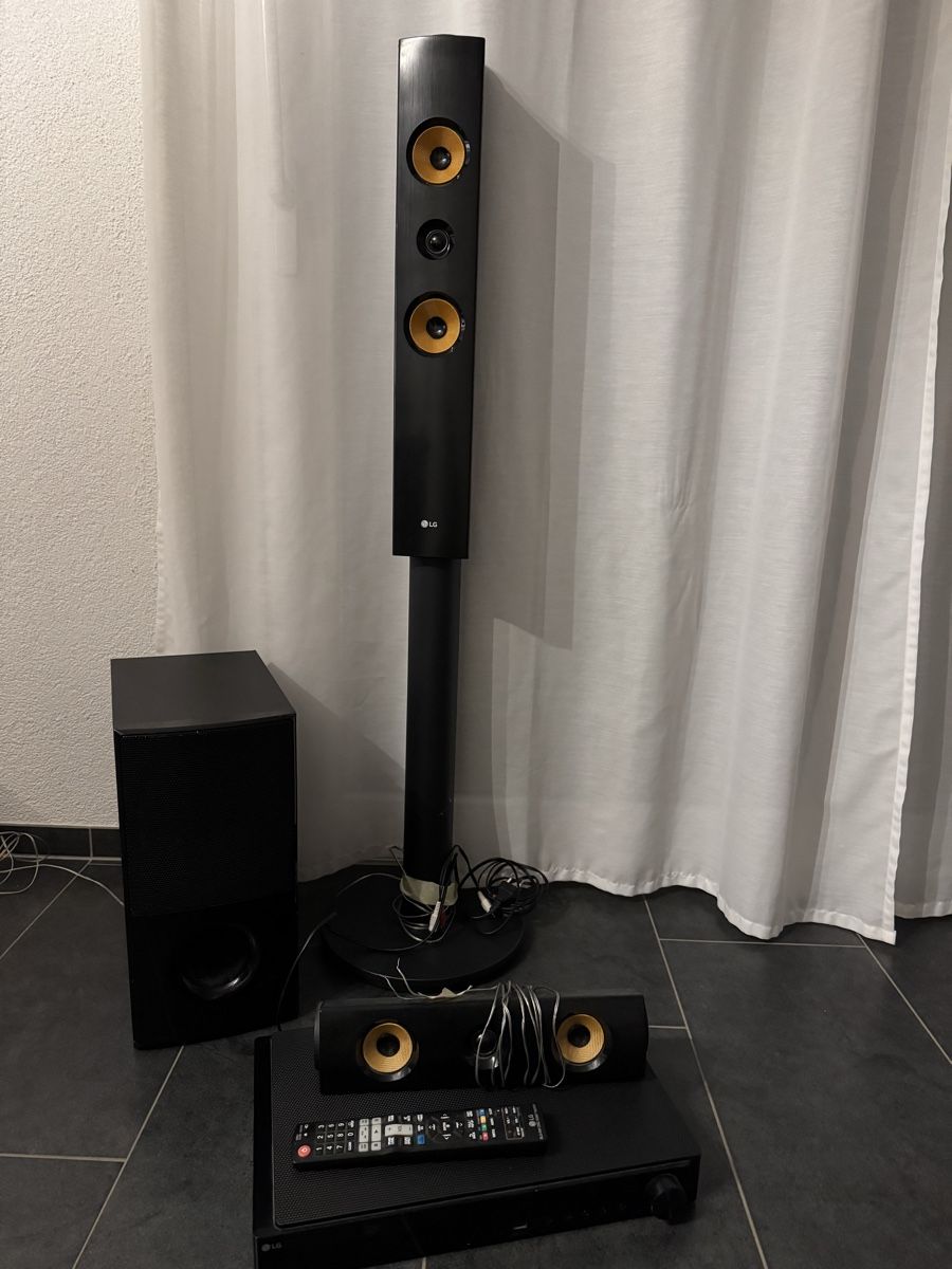 LG Lettore multimediale & Streamer: LG 5.1 Surraundsystem/Bluerayplayer – Usato da Koppigen venduto da stu_9cd8