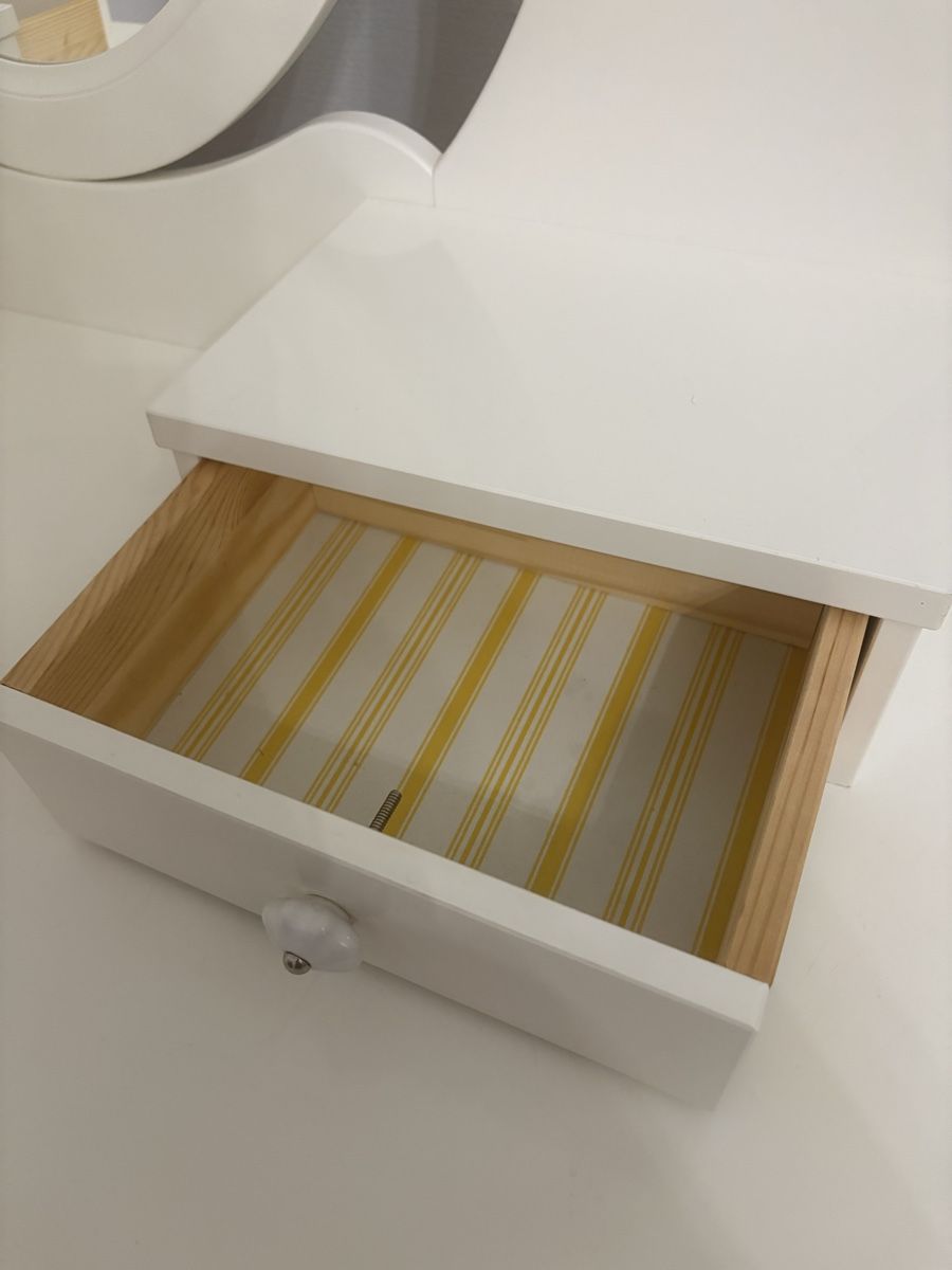 Cassettiere: Weisse IKEA Kommode mit Spiegel Top Zustand – Usato da Gerlafingen venduto da Claudia24 7
