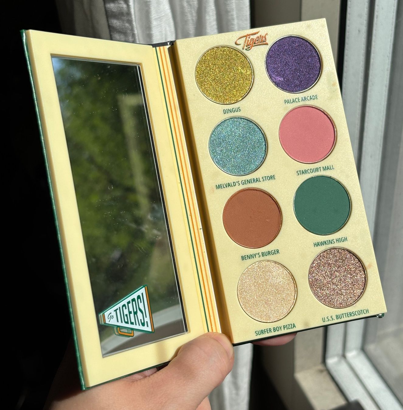 Mac Cosmetics Make-up: MAC Cosmetics Stranger Things Hawkins Eye Palette – Nuovo e nell'imballaggio originale da Fahrweid venduto da diamondsonmars