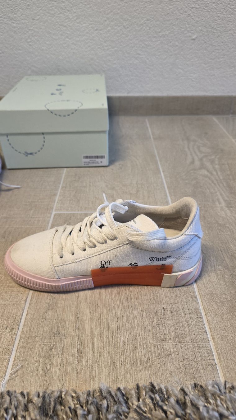 Off-White Damenschuhe: off white Sneaker – Gebraucht aus Obergerlafingen von Nismo08 4
