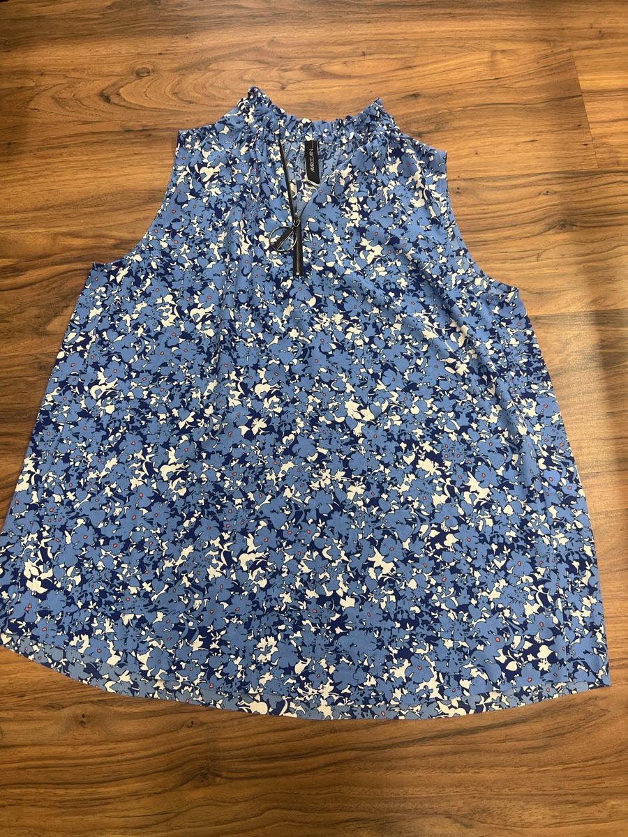 Marc Cain Camicette: Marc Cain Blusentop Blumenmuster Grösse N 5 neu – Nuovo (secondo la descrizione) da Burgdorf venduto da puppennetz