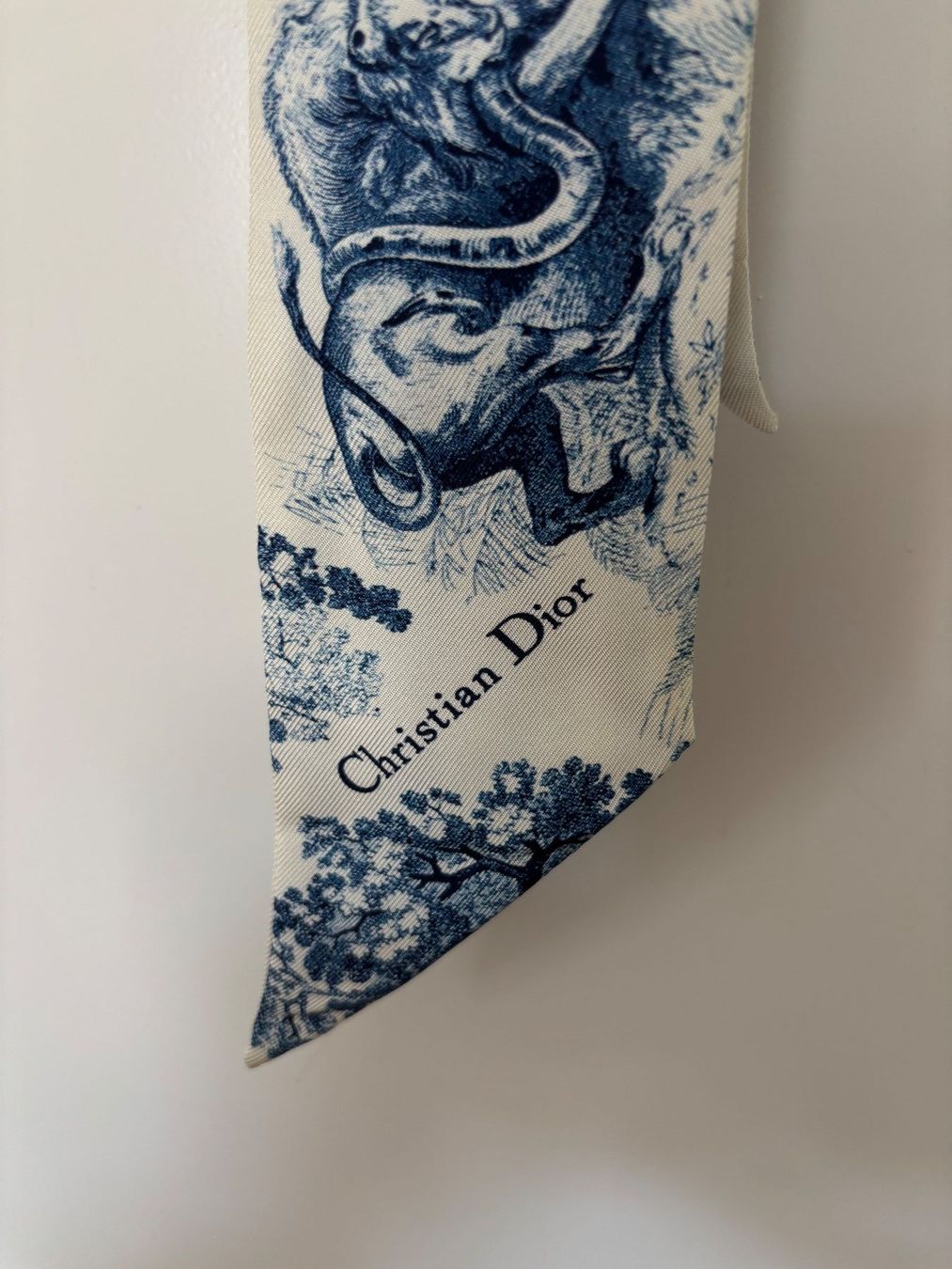 Dior Foulards, Tücher & Schals: DIOR Seiden Twilly 98x6.5cm – Gebraucht aus Herrliberg von mayfi 1