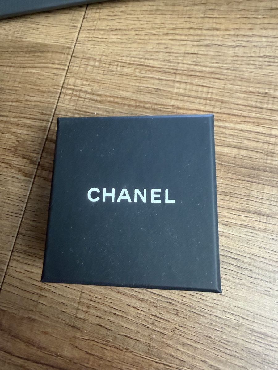 Chanel Orecchini pendenti & Orecchini a lobo: Chanel Ohrstecker Logo CC mit Perlen – Usato da Baar venduto da chr_r2wt 3