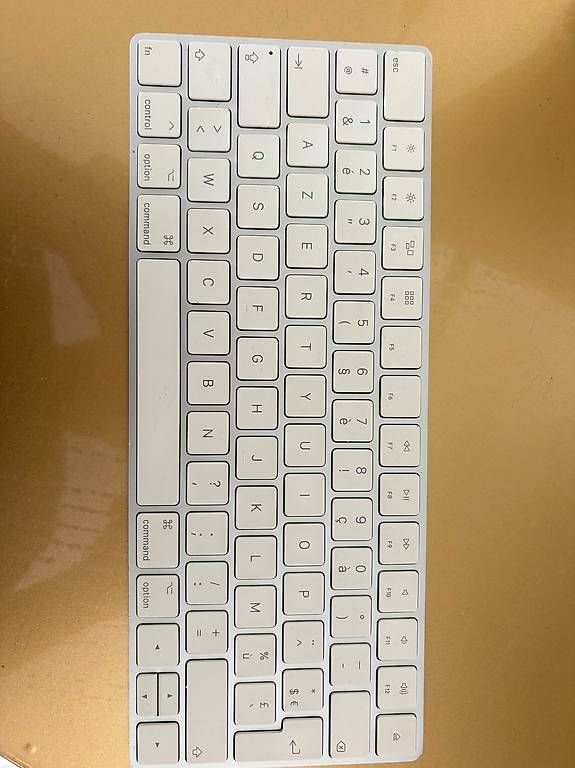 Tastaturen: Apple Tastatur – Gebraucht aus Zofingen von Monacomike