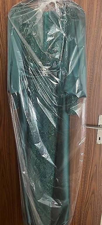 Vestiti: Abendkleid Grün  – Usato da Kloten venduto da Privat2011 1