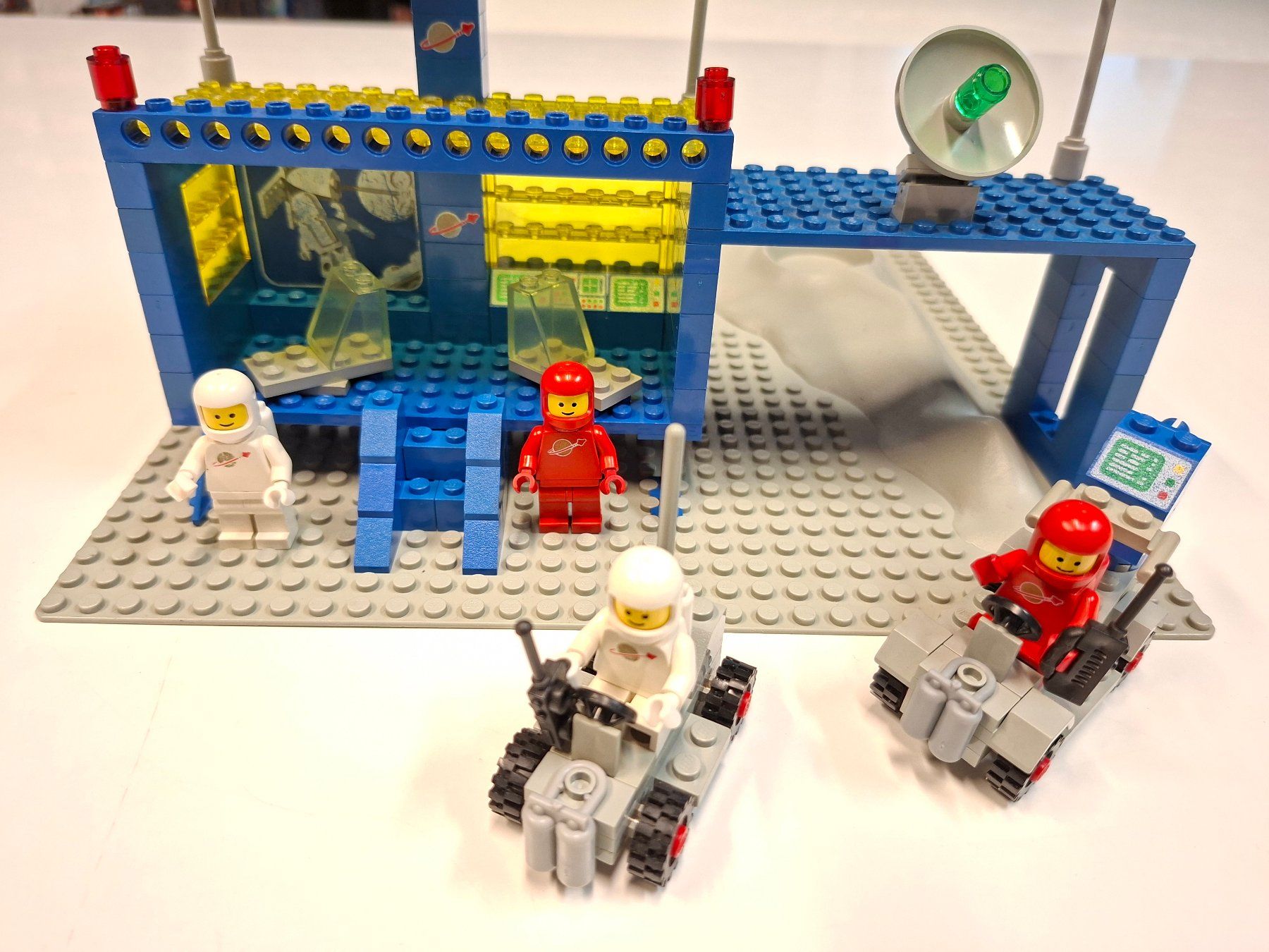 Lego Jouets: Lego Space 926 Command Center – D'occasion à Sils im Domleschg par AMAG_AUDI_ZH 2
