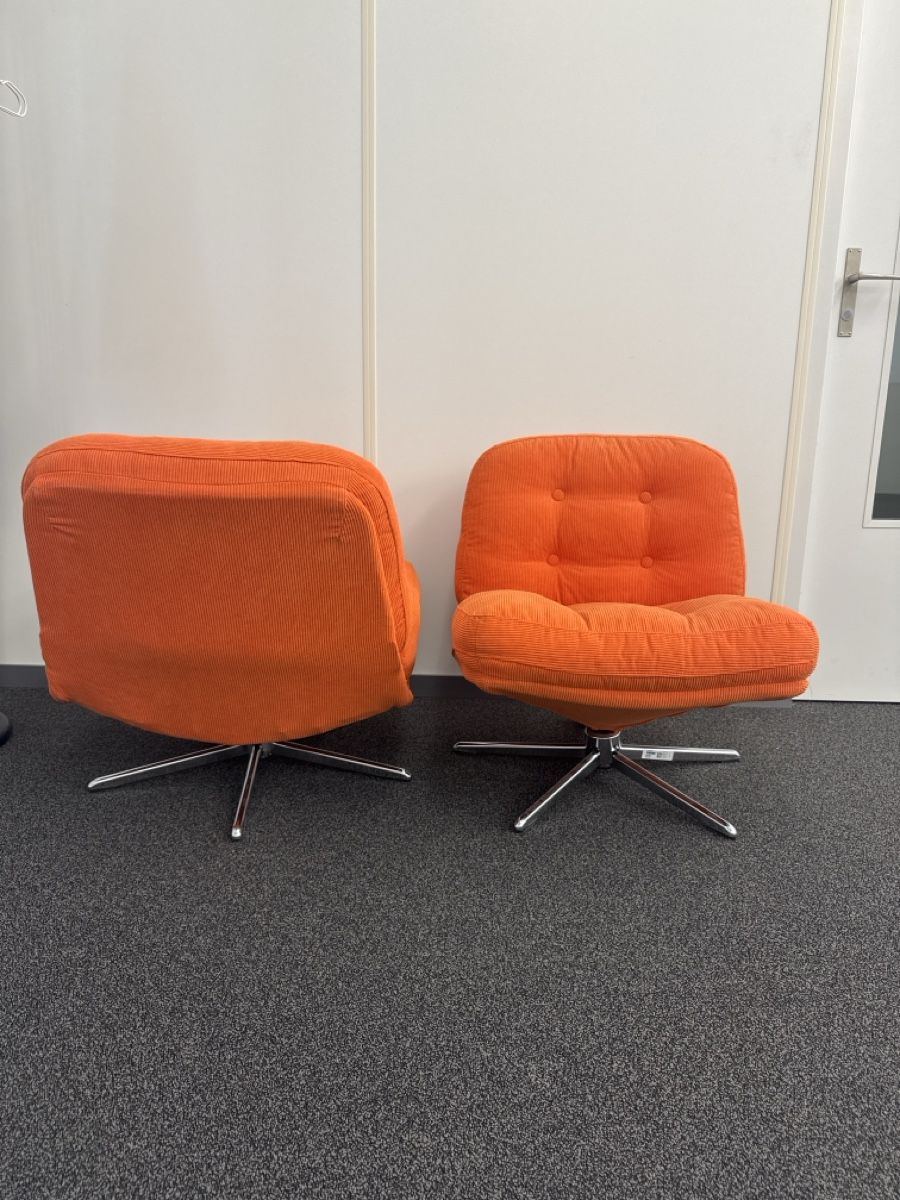 Ikea Poltrone: 2 Orange Swivel Chairs good condition – Nuovo (secondo la descrizione) da Olten venduto da egg_6hly