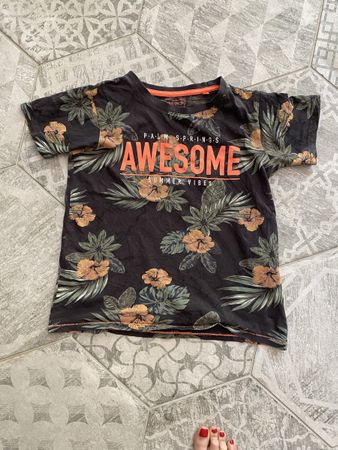 T-Shirt Gr. 146-152, Sommerblumen Hawaiian Style Schwarz Ora