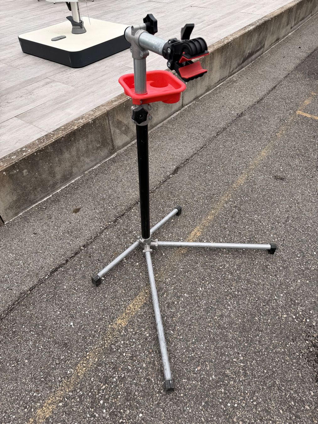 Pezzi di ricambio: Pied d’atelier pour vélo – Usato da Chézard-St-Martin venduto da chr_vz22 2