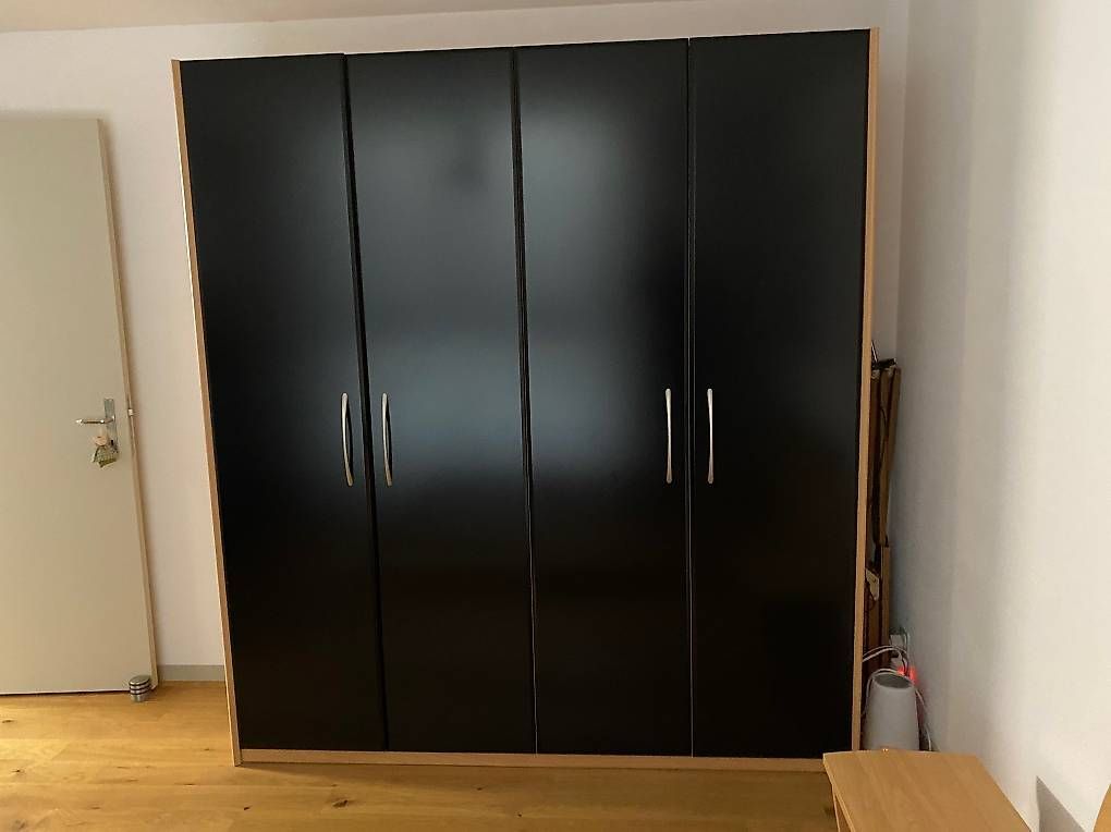 Betten: Schlafzimmer buche/schwarz von Z-Möbel – Gebraucht aus Thun von urs_p58q 1