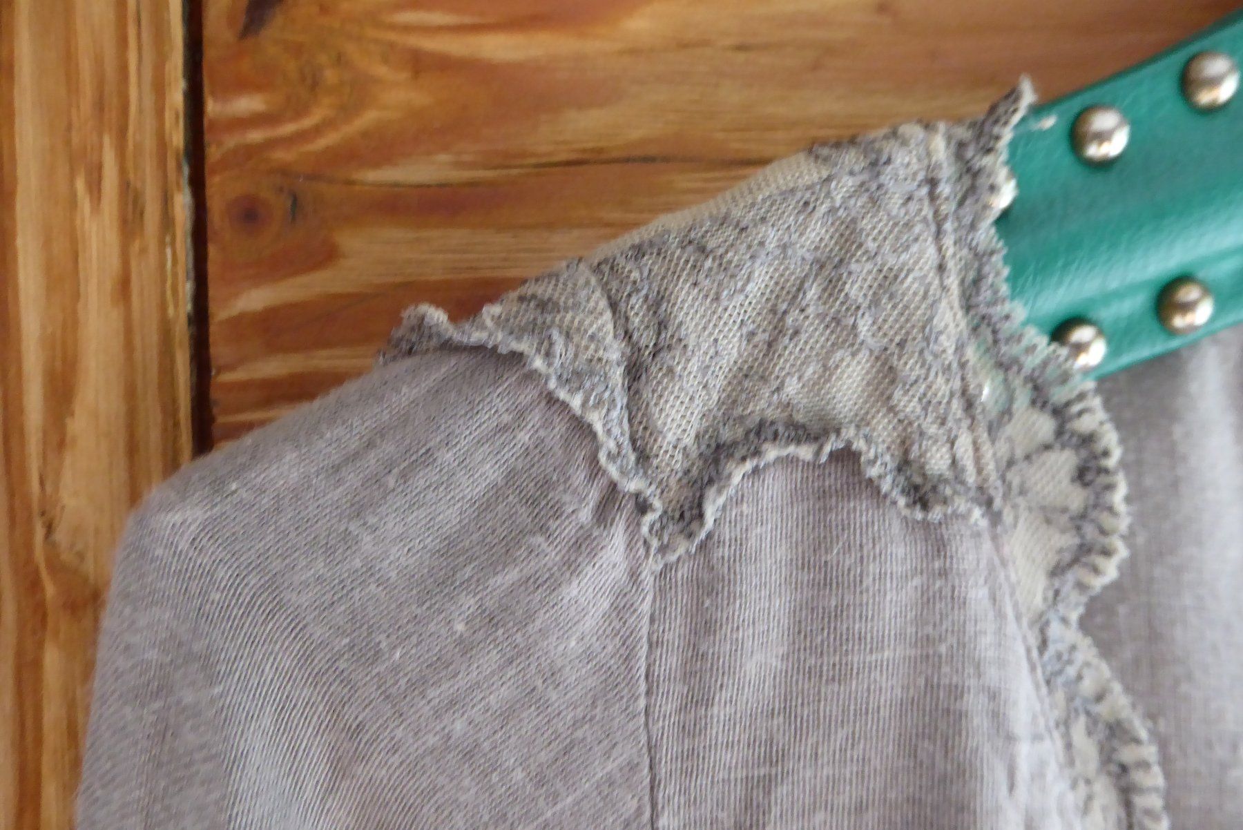 Kleider: Romantisches Kleid Gr M 3/4 Arm mit Spitzen 50% Leinen – Gebraucht aus Sargans von Benziner 3