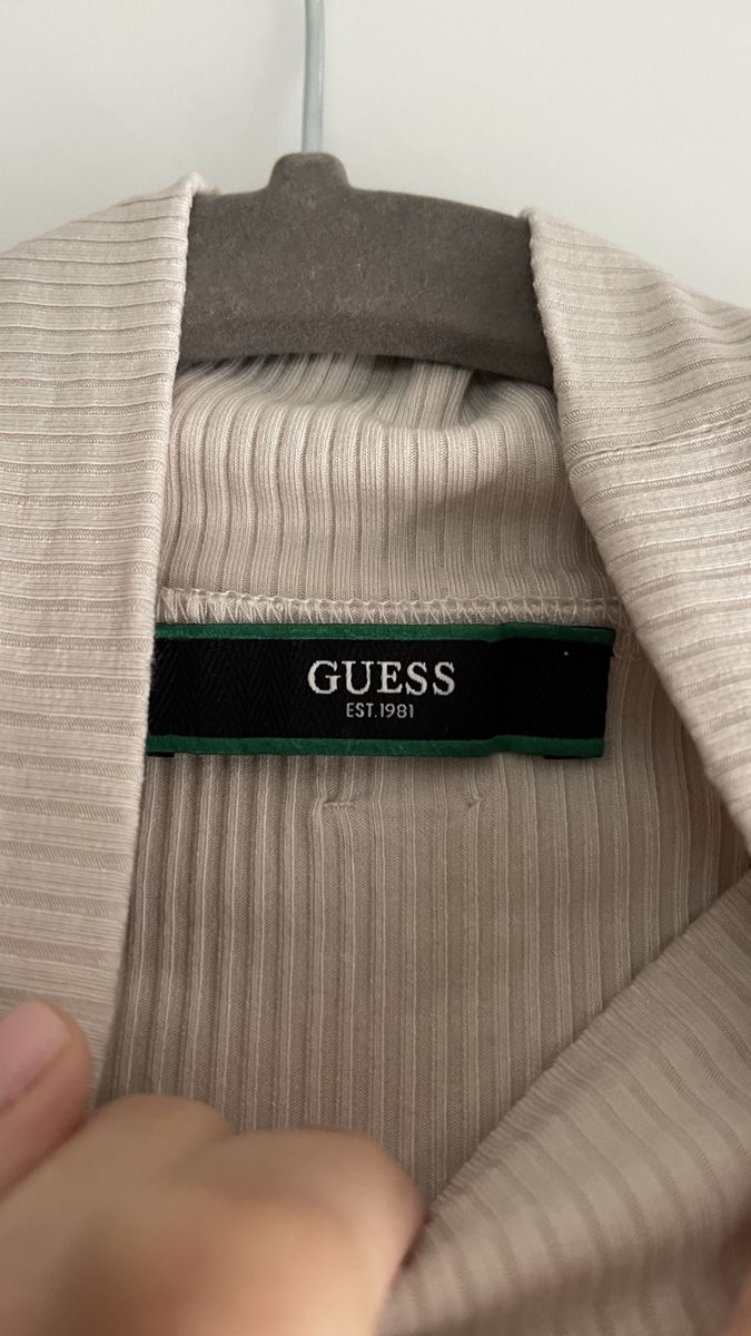 Guess Maglioni & Felpe: Pullover Beige von Guess – Nuovo (secondo la descrizione) da Lausen venduto da sim_hgp6 1
