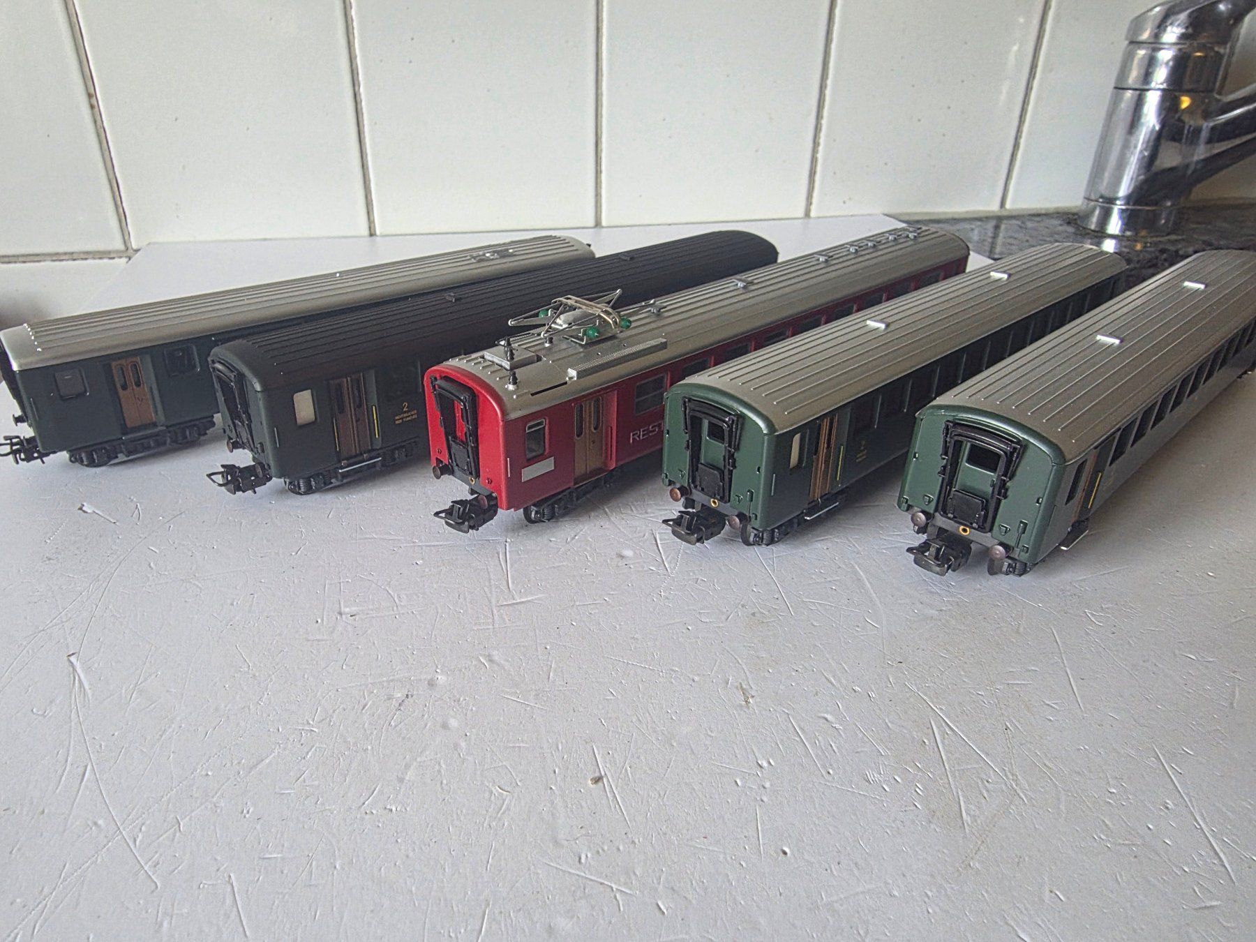 Hag Modellini di ferrovie: 5-teiliger Personenzug SBB – Nuovo (secondo la descrizione) da Seuzach venduto da Loeckeli01