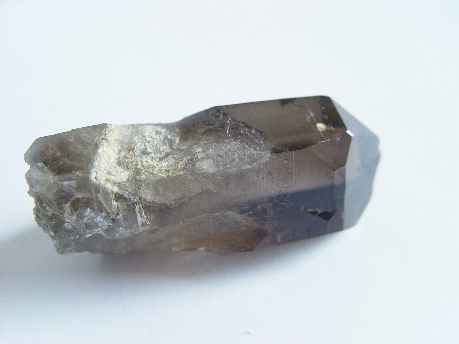 Minerali & Pietre curative: Mineral (Rauchquarz) – Usato da Henggart venduto da gernli 1