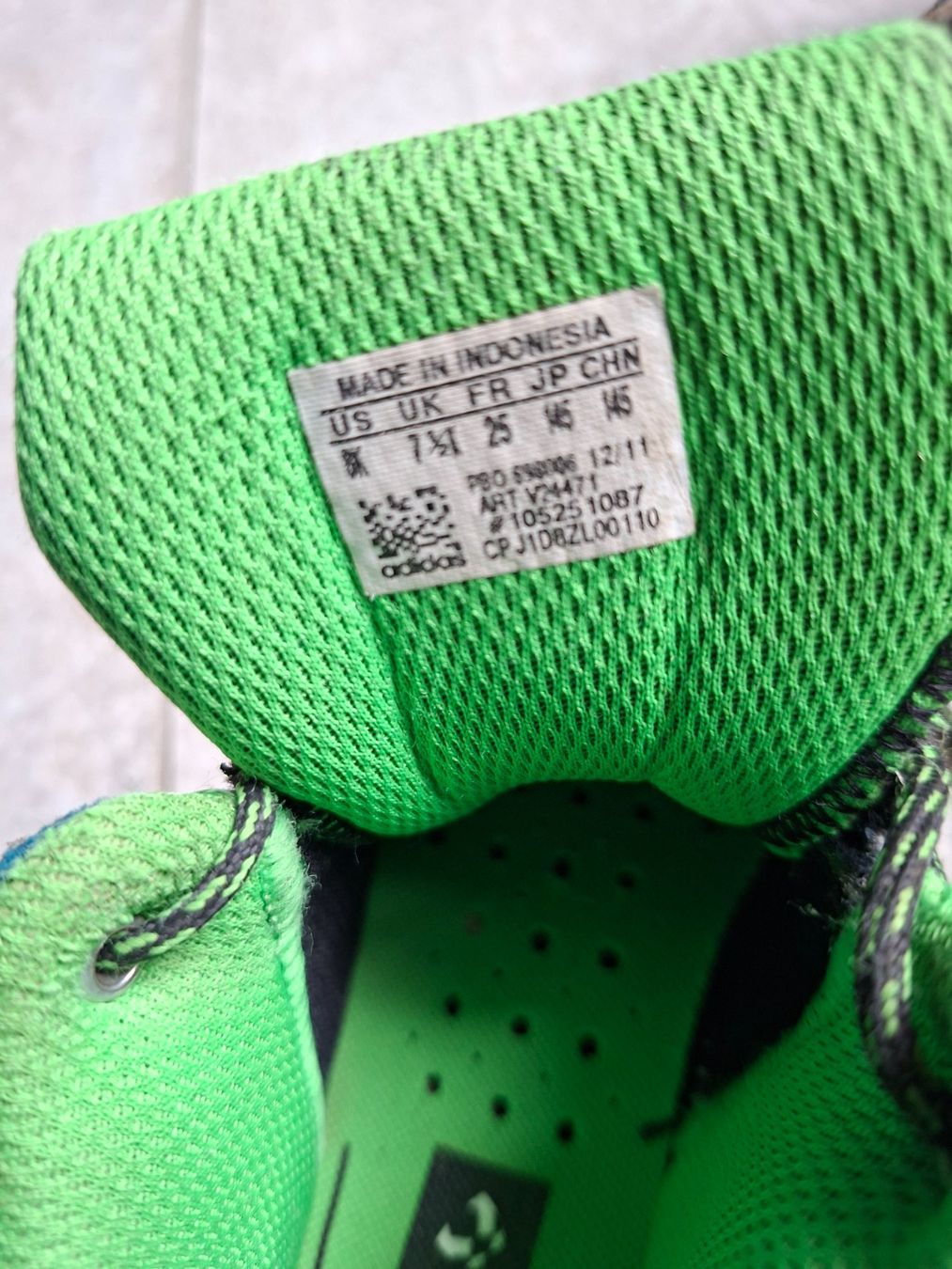 Adidas Chaussures garçon: Chaussures de marche taille 25 – D'occasion à Montmollin par islachat 3