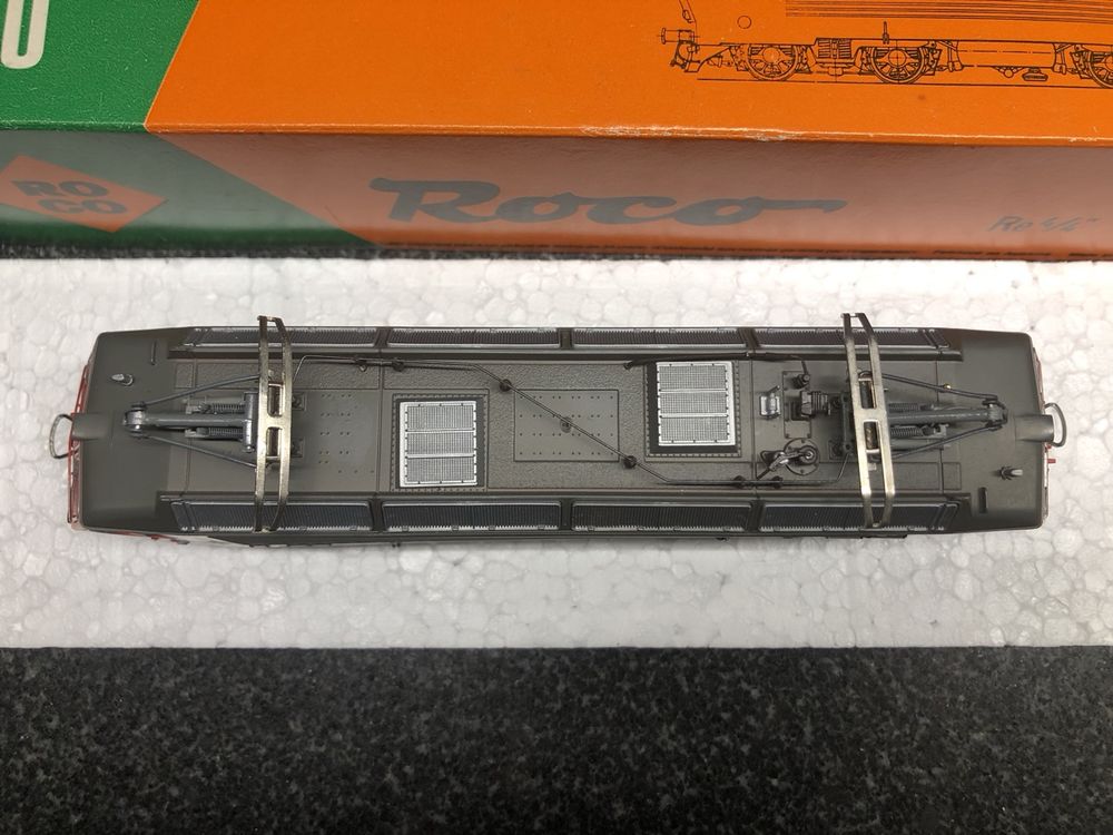 Roco CFF locomotive Re 4/4 IV 10102 - La Vitrine du N