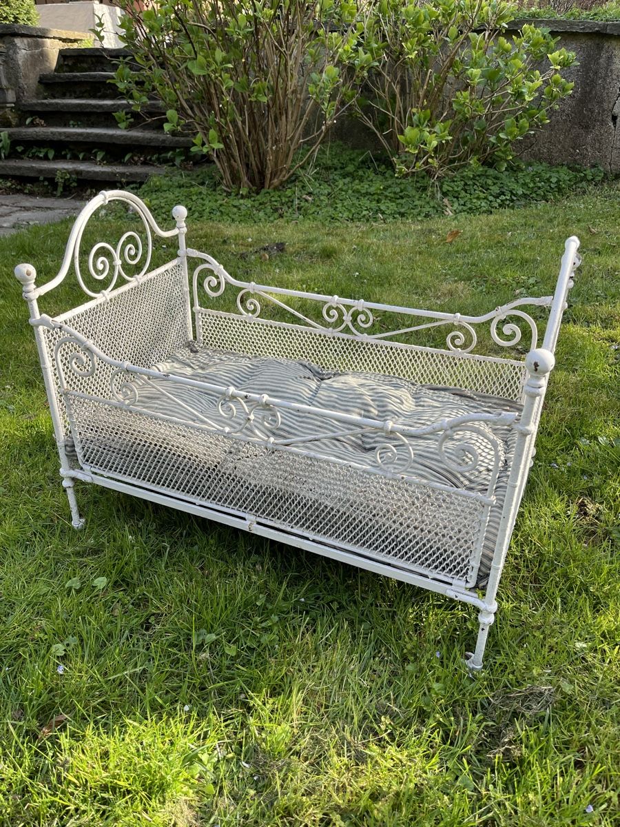 Giocattoli: Puppenbett Antik – Usato da Binningen venduto da Goldsmith8