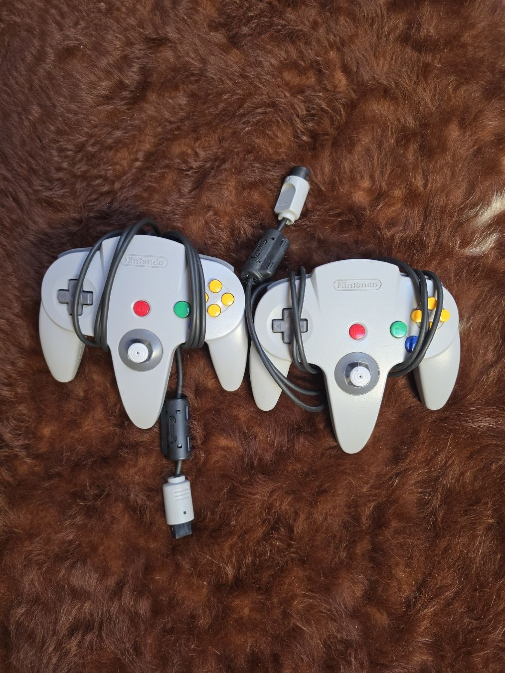Nintendo Controller: 2x Original Nintendo 64 N64 Controller Grau – Usato da Tafers venduto da whereyogamesat