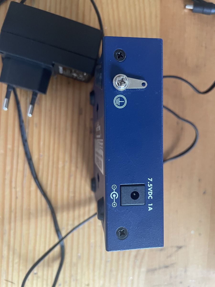 Netgear Modem & Router: NetGear Model FS105 – Nuovo (secondo la descrizione) da Luzern venduto da kasophie 1
