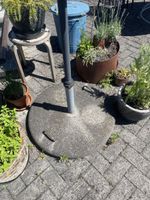 Grosser Sonnenschirm Ständer