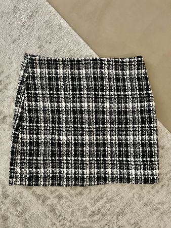 Black and white mini skirt