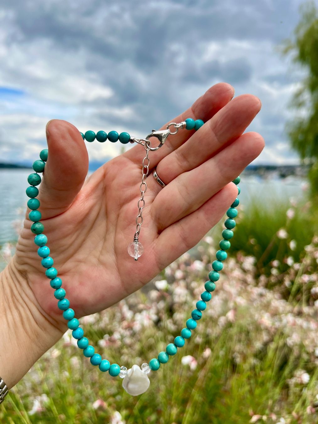 Ketten: Turquoise & Keshi Pearl Necklace Silber – Neu und originalverpackt aus Rüschlikon von ThereseJewelryDesign 1