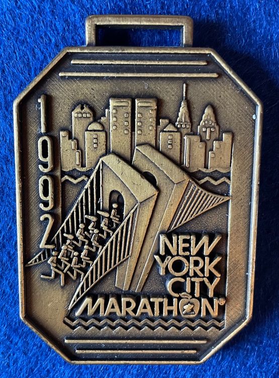 NEW YORK CITY MARATHON MEDAILLE 1992 VINTAGE OHNE BAND Kaufen auf Ricardo