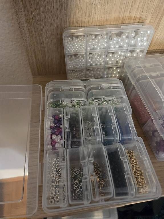 Perle (finte): Bastelperlen allerlei – Usato da Steinen venduto da Manjix 2