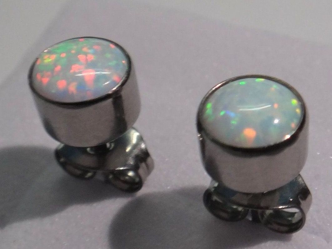Orecchini pendenti & Orecchini a lobo: Ohrsteker aus Titanium mit Opalen – Nuovo e nell'imballaggio originale da Matten b. Interlaken venduto da kero71 7
