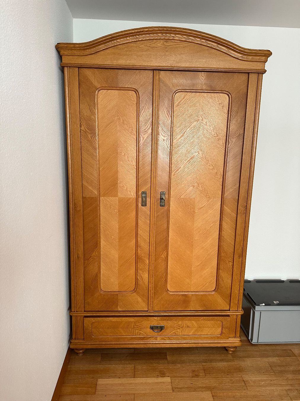 Armadi: Schrank Holz Vintage mit Schublade – Usato da Rheinfelden venduto da sta_8hr7