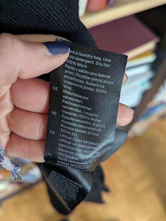 Vestiti: COS Schwarzes Wollkleid mit Rollkragen – Usato da Zürich venduto da lin_6dtc 3