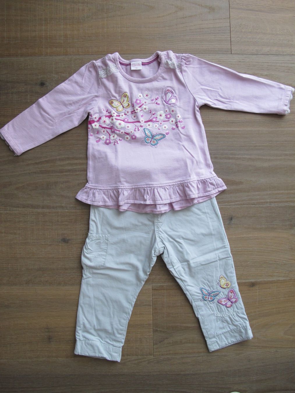 Lotti & Set di vestiti: Set Hose Shirt Langarm Gr. 86 – Usato da Rheinfelden venduto da zwitschi_09 1