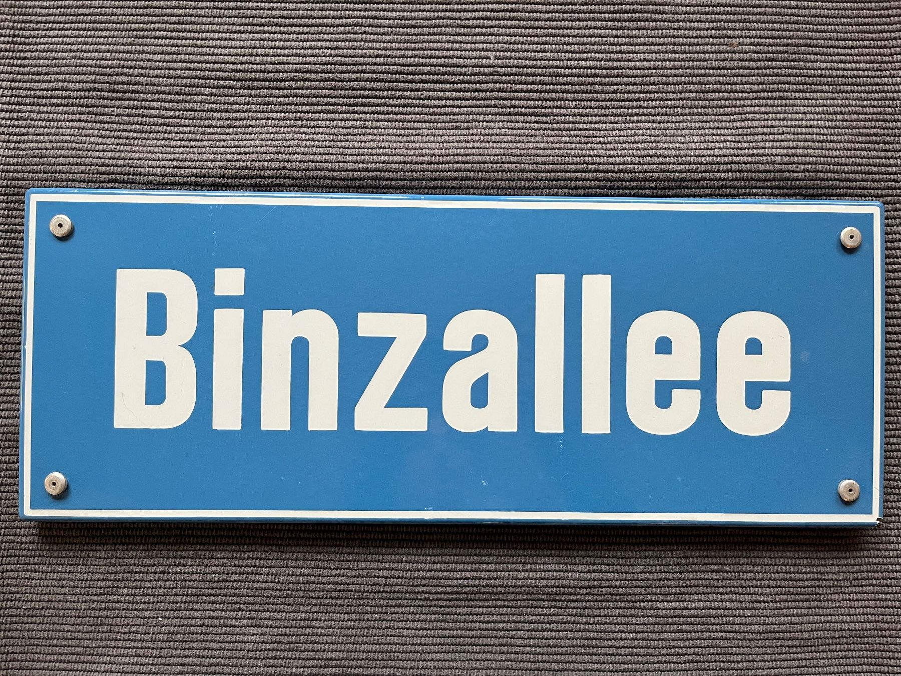 Schilder: Emailleschild "Binzallee" Strassenschild – Gebraucht aus Zürich von Gurkis