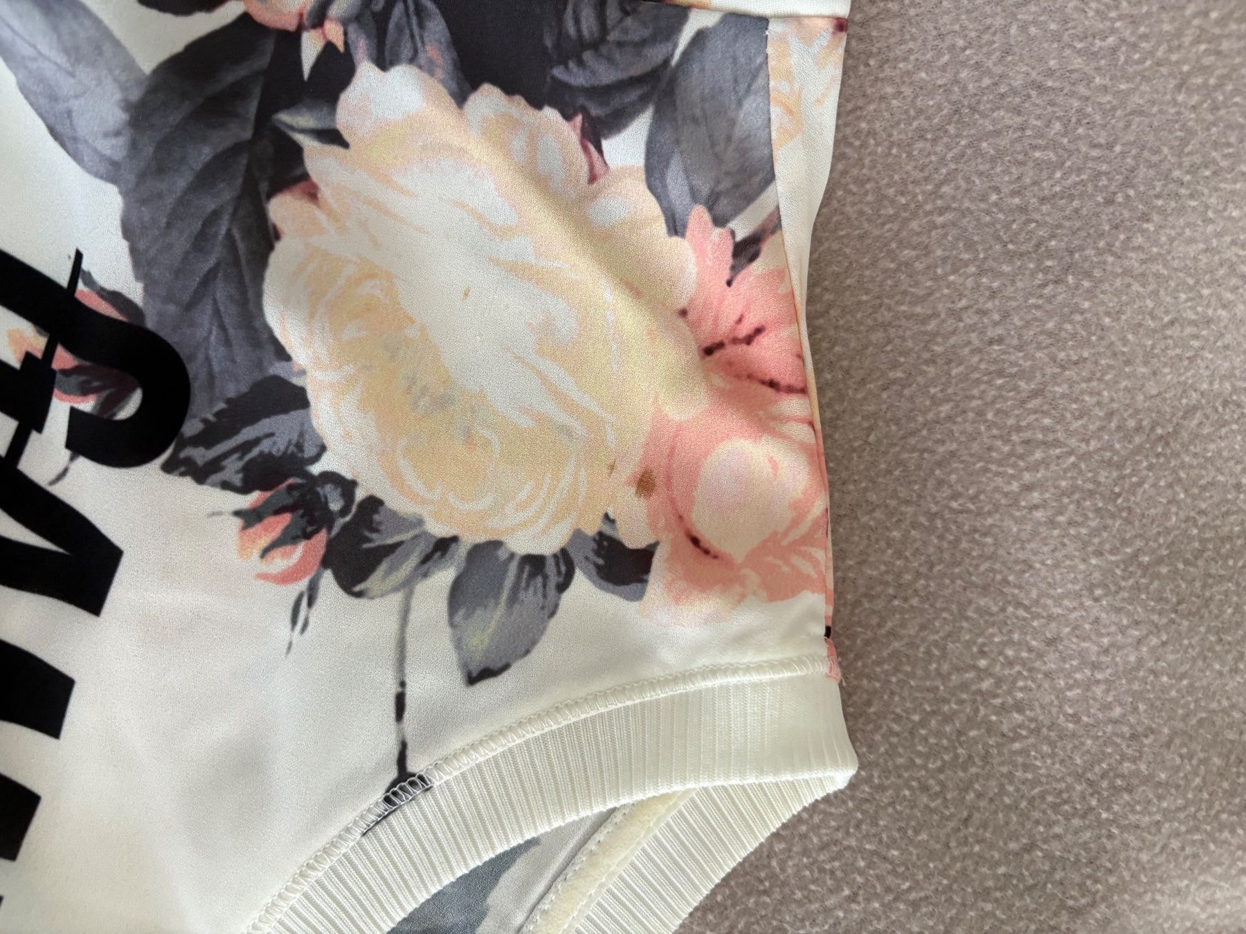 Bershka Maglioni & Felpe: Pull floral "Game Over" - Taille XS – Usato da Montreux venduto da m.mlkstn 3