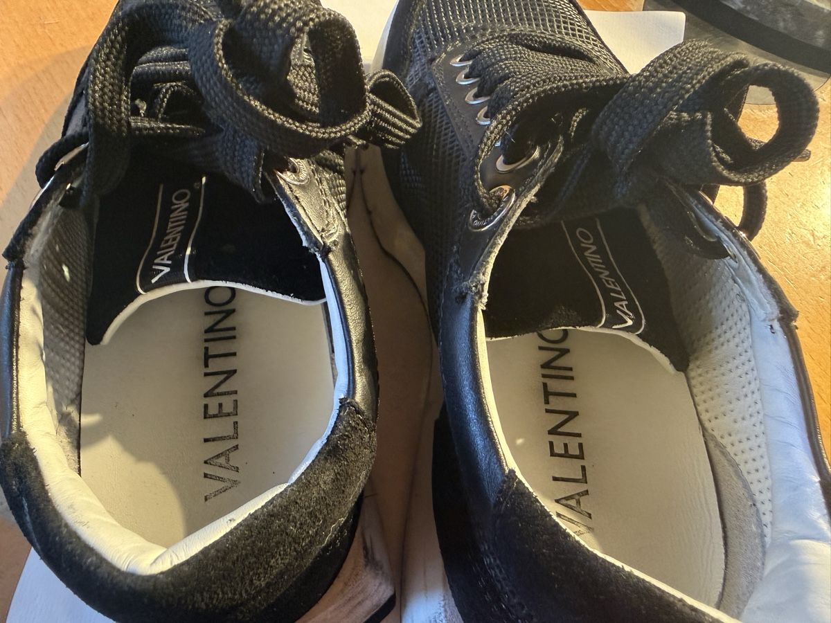 Valentino Herrenschuhe: Valentino Baskets en cuir noir t.37 – Gebraucht aus L'Orient von AntonioVAUD 4