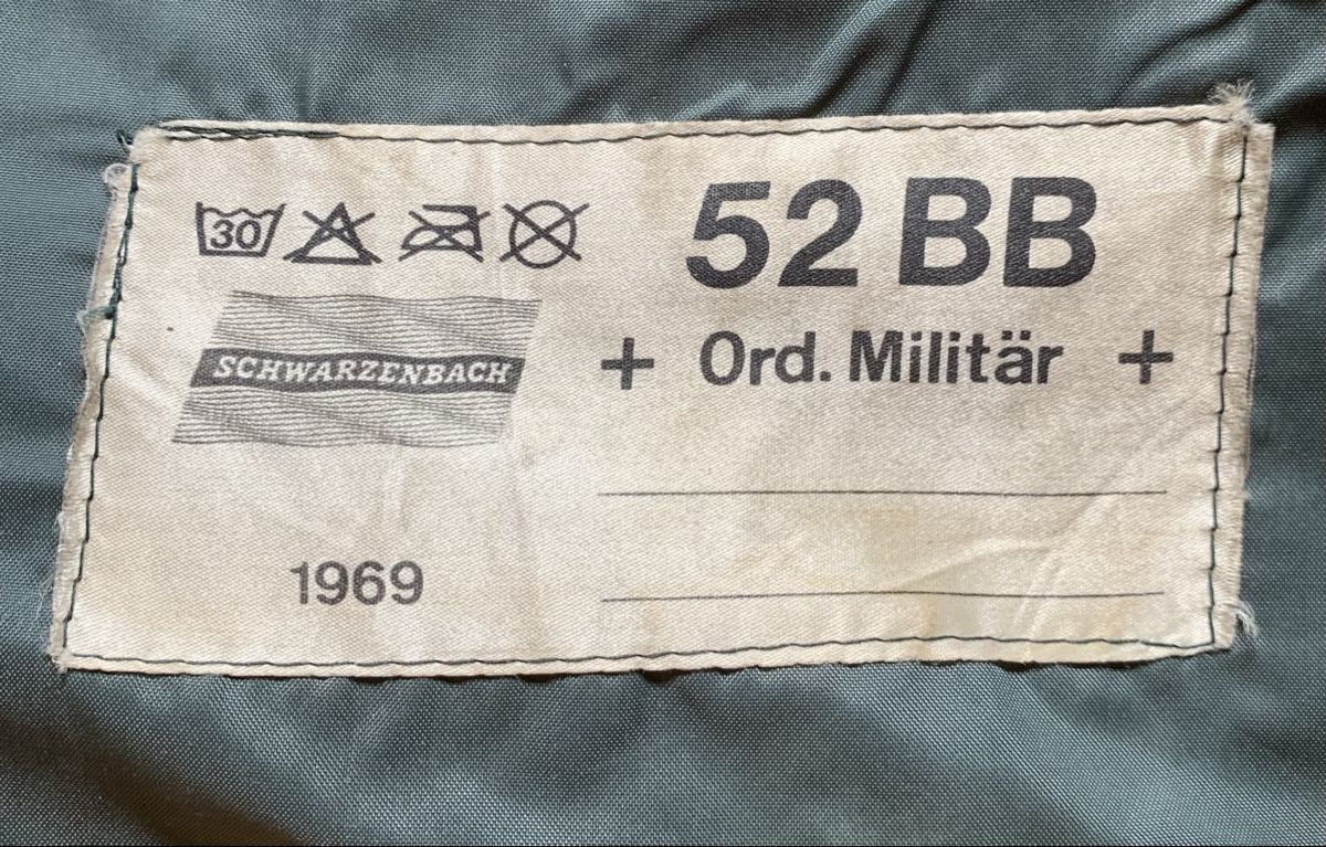 Schweizer Armee Cappotti: Ausgangsregenschutz der CH Armee Grösse 52BB – Usato da Goldingen venduto da Bergler012 3
