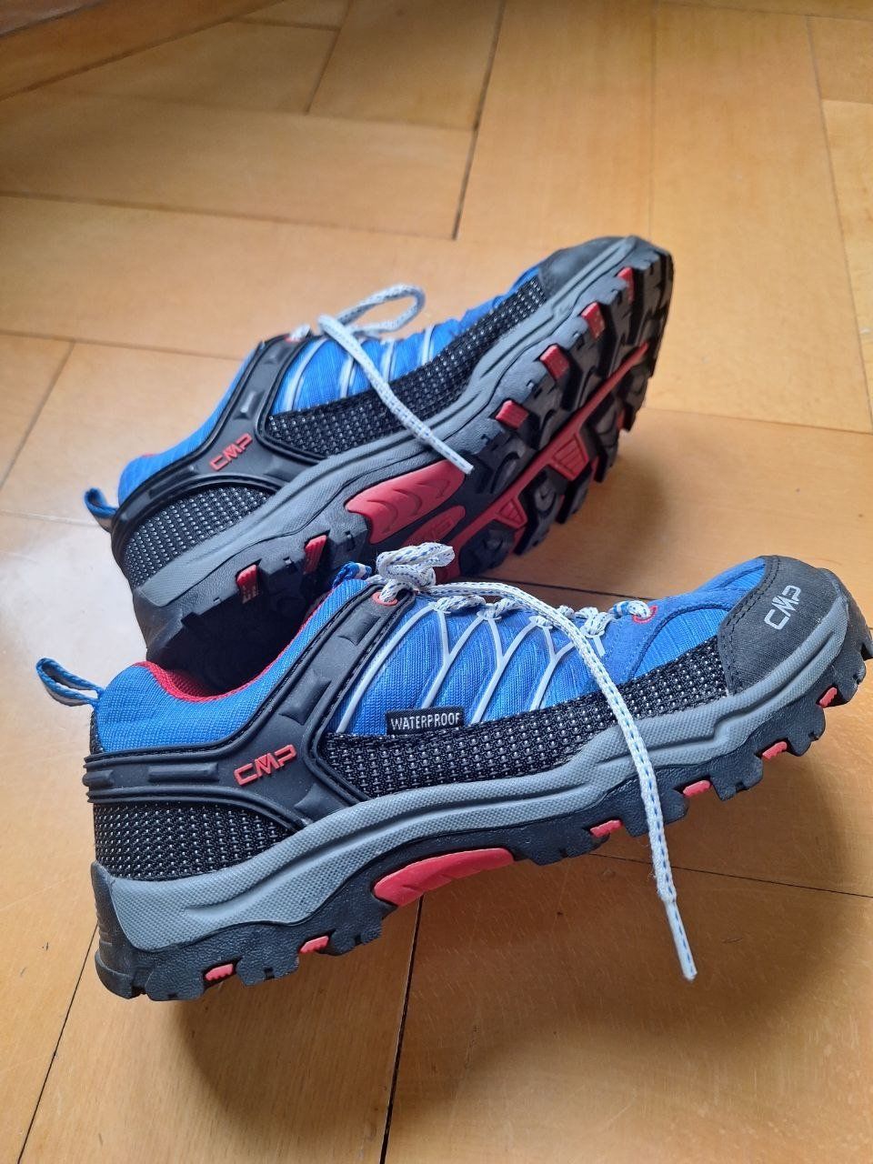 CMP Chaussures garçon: CMP Kinder-Wanderschuhe Gr. 38 – D'occasion à Bern par zizzerzazzer 1