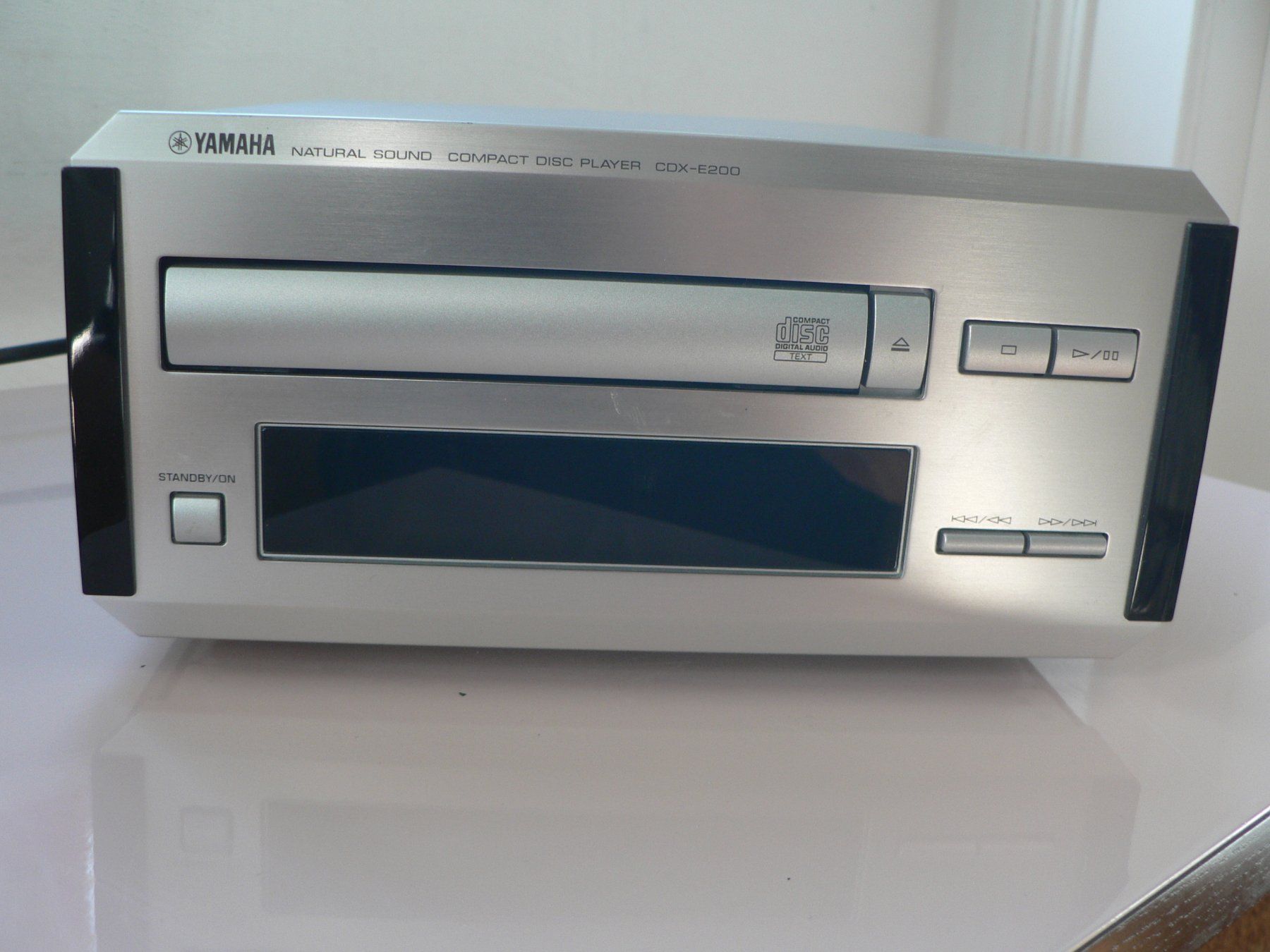 Yamaha Multimediaplayer & Streamer: HIFI CD Player Yamaha CDX-E200 – Defekt aus Uerikon von Kdp529