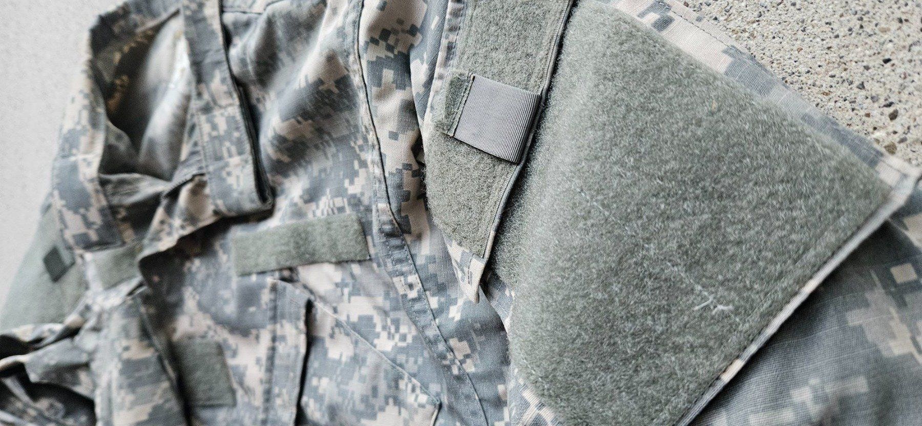 Uniformi: *** US Army Combat Uniform aus Swisscoy Einsatz *** – Usato da Riedholz venduto da fr_sIruP 2
