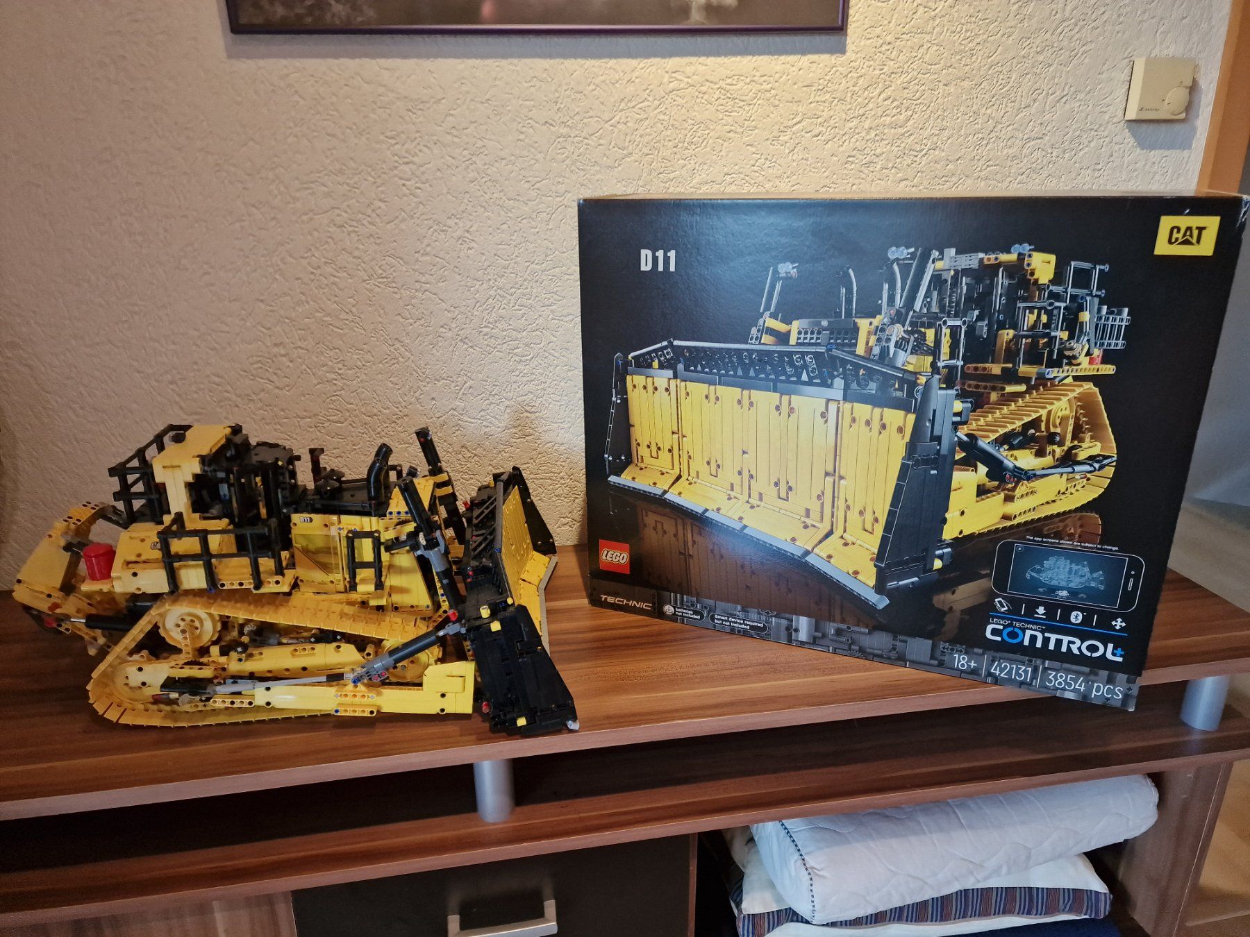 Lego Kit di costruzioni: Lego Technic Bulldozer CAT D11 – Usato da Rüegsauschachen venduto da Hbru