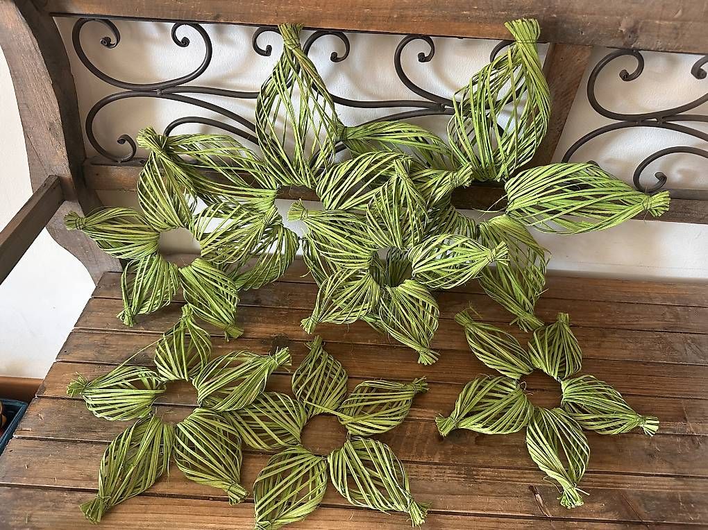 Tutte le decorazioni: Dekoblumen – Usato da Mauren venduto da SB1606 4