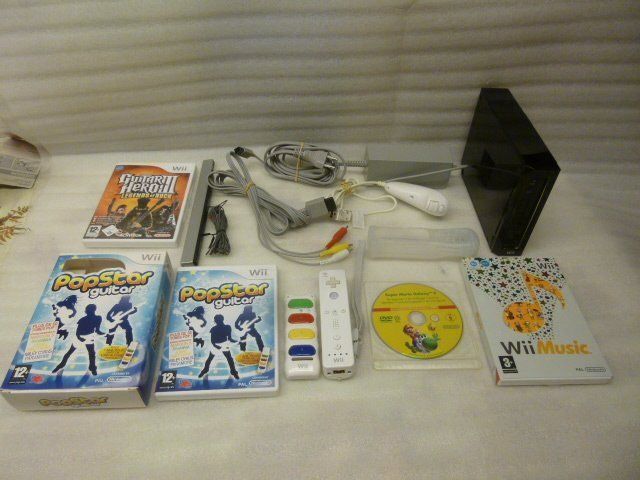 Nintendo Consoles: Konsolle Nintendo Wii + 4 Spiel – D'occasion à Pambio Noranco par Pol69