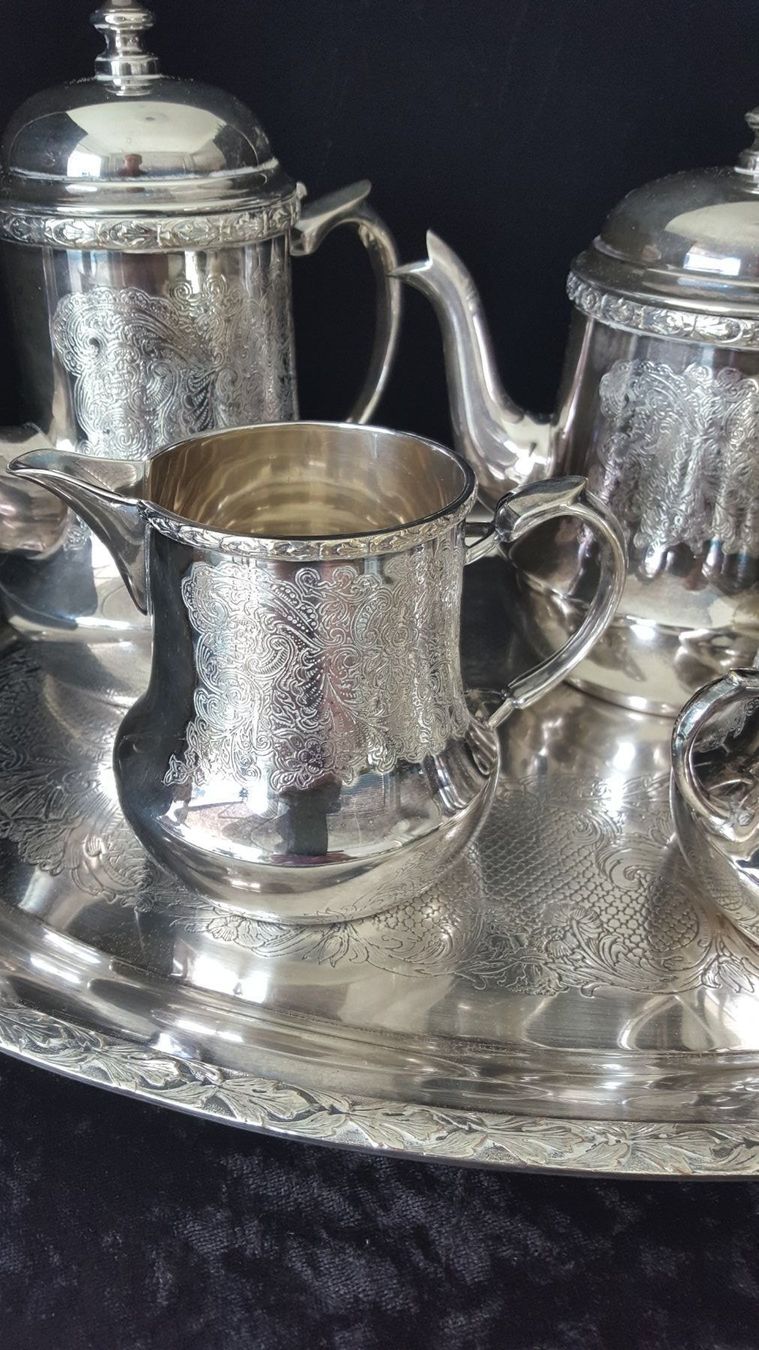 Caraffe: Versilb. Kannen – Usato da Reinach venduto da 3Guggerli 1