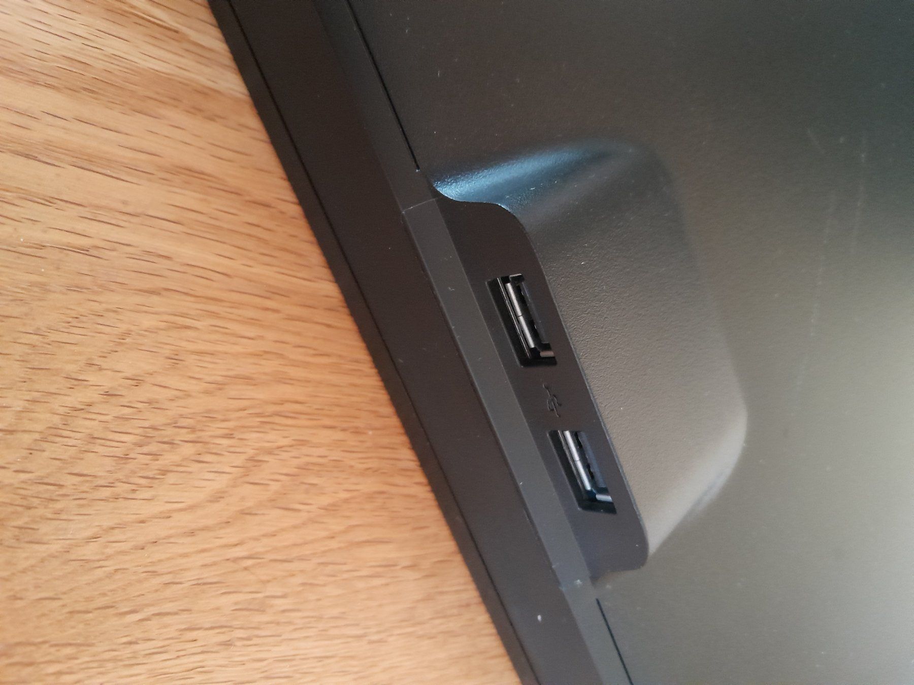 Dell Monitor: Monitor 24Zoll – Usato da Utzenstorf venduto da Schleimi007 2