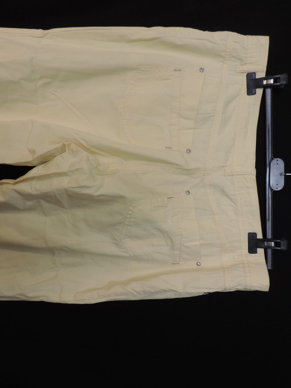 Pantaloni: pantalon jaune pale – Usato da Genève venduto da Axelle333 7